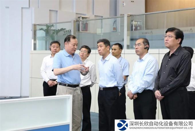 山东省副省长、省公安厅厅长李伟一行到山东临工调研