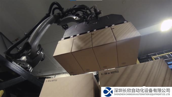 库卡帮客户实现冷库牛奶箱码垛自动化