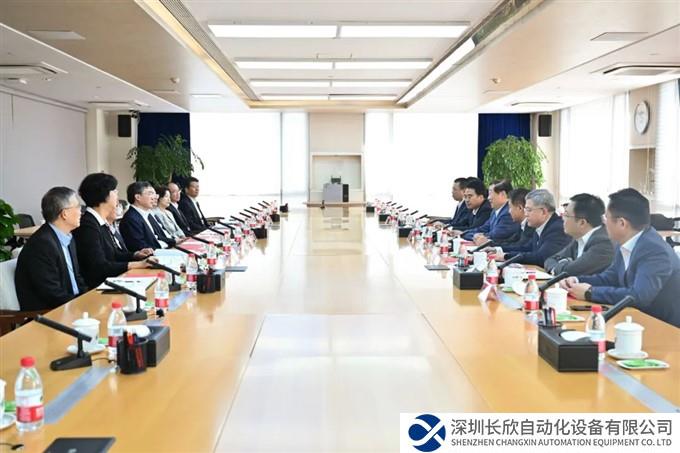 中国邮政集团与中国重汽集团签署战略合作框架协议