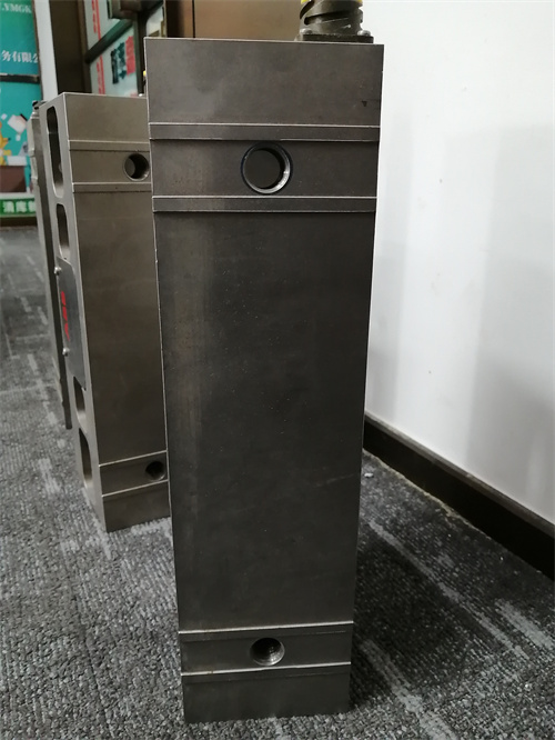 ABB	3HAC025338-006高性能模块