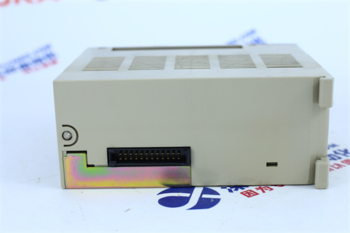 SCHNEIDER	140CRA93200编程逻辑控制器